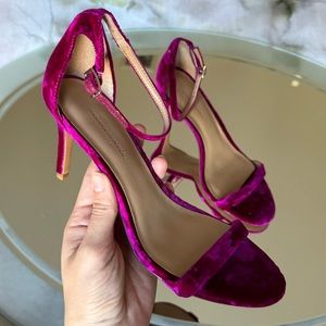 NWOB Banana Republic Magenta Velvet Strappy Heels